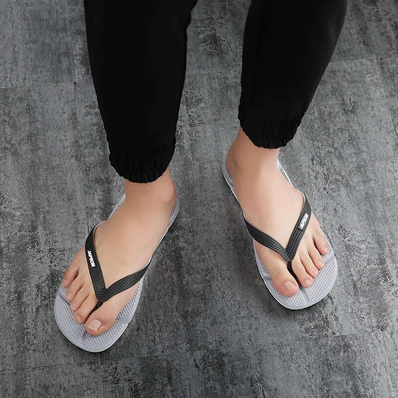 Tongs Homme pour la Plage - Été 2023