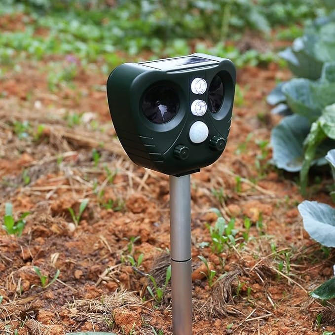 Répulsif Solaire Anti-Animaux et Nuisibles Ultra-Sonique Étanche - PestFree