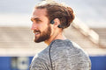 Casque à Conduction Osseuse Bluetooth 5.1 Résistant à l'Eau