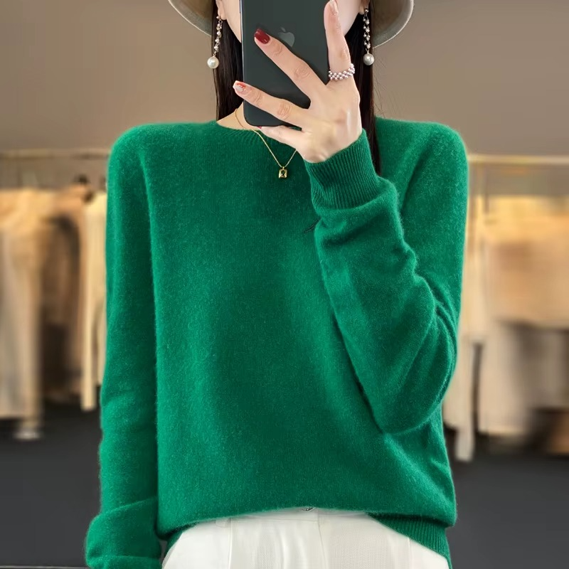 Pull Femme en Maille Douce – Coupe Droite